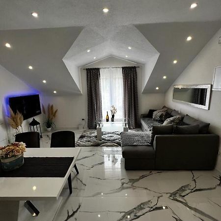 Luxury Apartment Megy Оточац Екстер'єр фото