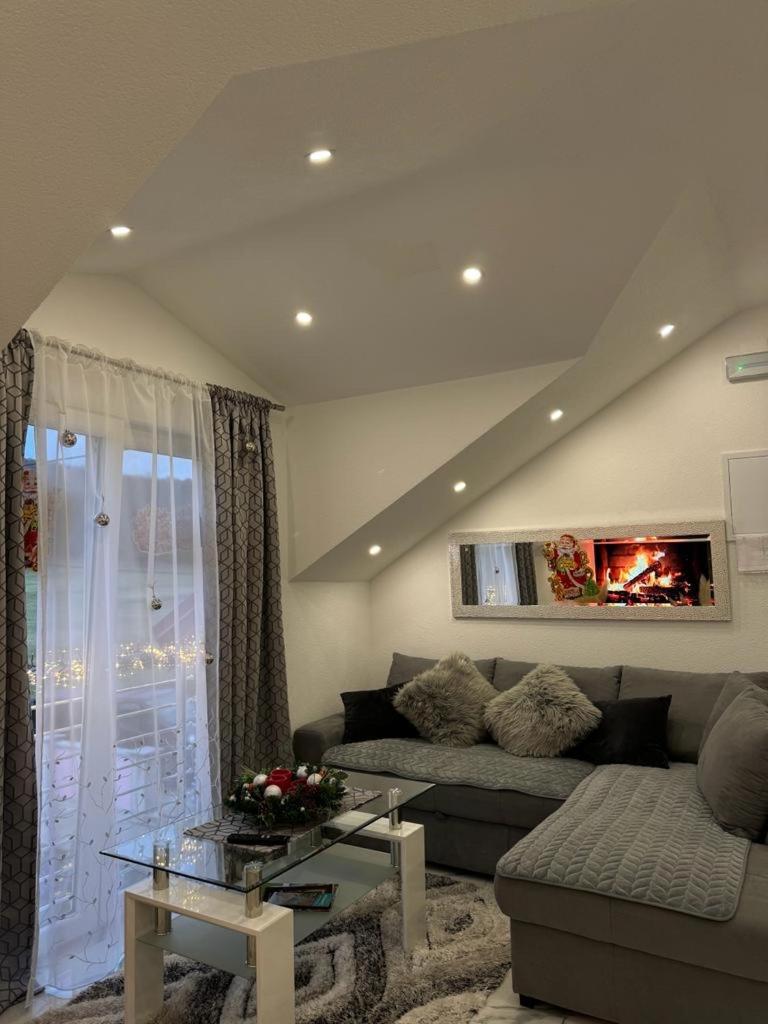 Luxury Apartment Megy Оточац Екстер'єр фото