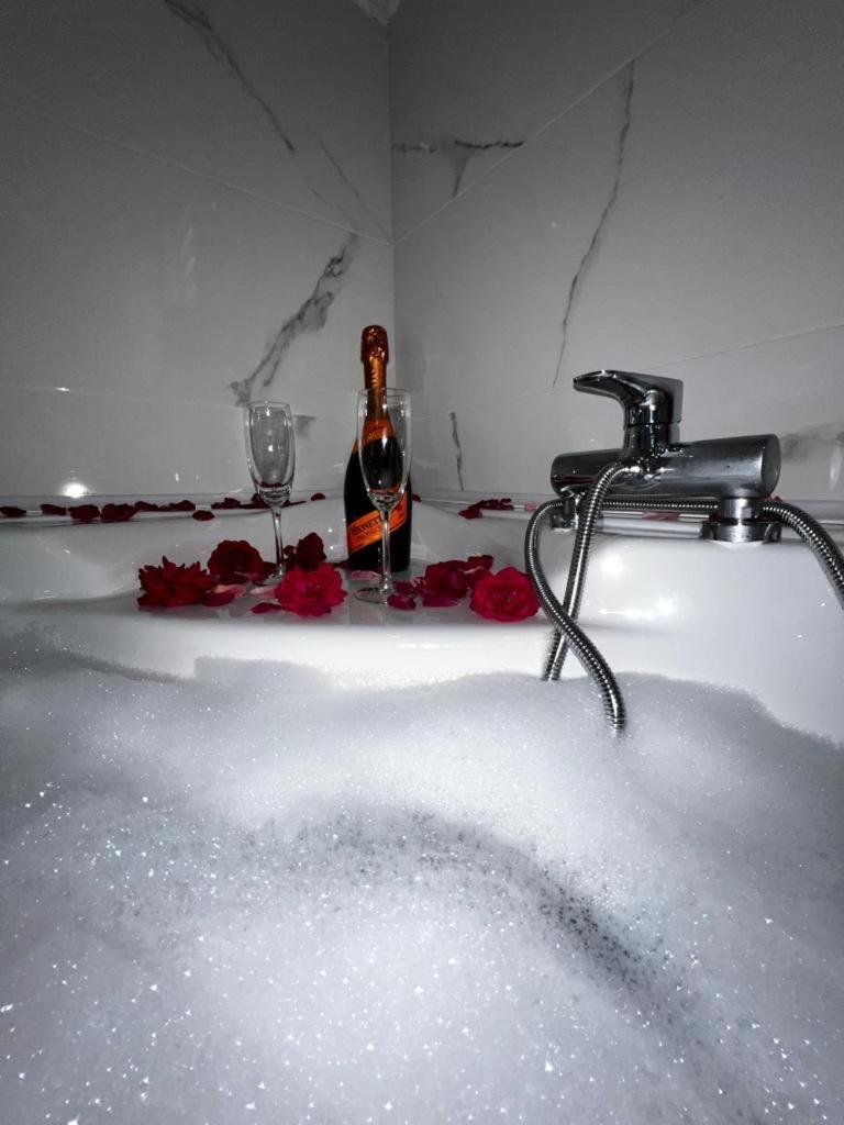 Luxury Apartment Megy Оточац Екстер'єр фото