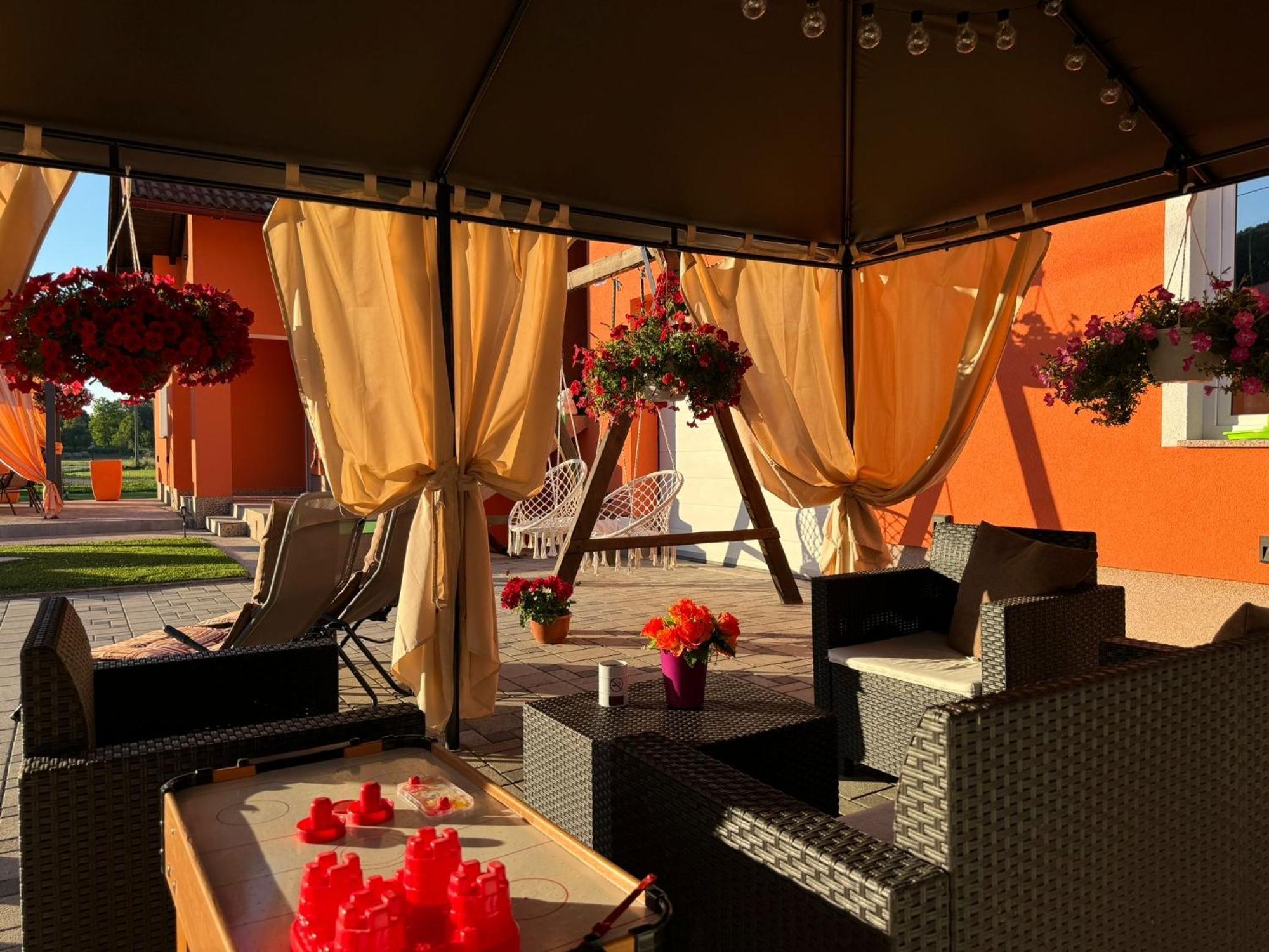 Luxury Apartment Megy Оточац Екстер'єр фото